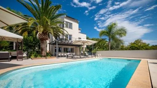 Modern, elegant villa with 2 separate guest apartments, with touristic rental licence, near to Son Vida