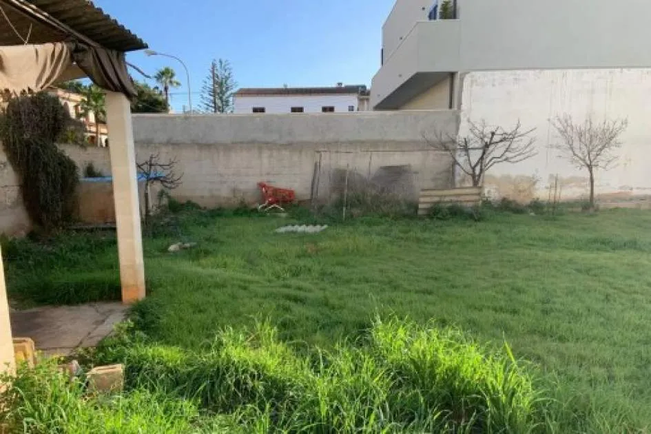 Urban building plot for the construction of a house in Cala Rajada