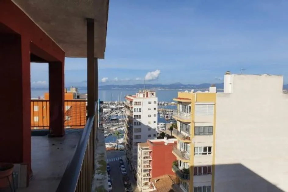 Penthouse apartment close to the beach in s'Arenal