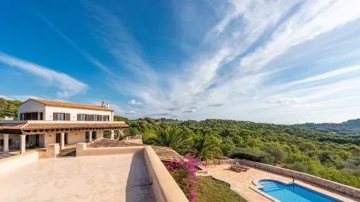 Stately villa with wonderful panoramic views in a unique location in Son Prohens