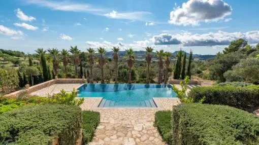 Grandly-located finca in the hills of Son Macia with wonderful views