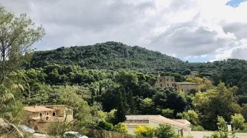 Urban plot with clear views and only 5 minutes walk from Valldemossa Urban plot with clear views and only 5 minutes walk from Valldemossa
