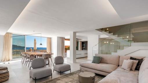 Excellent duplex apartment on the first sea line near Port Adriano Excellent duplex apartment on the first sea line near Port Adriano