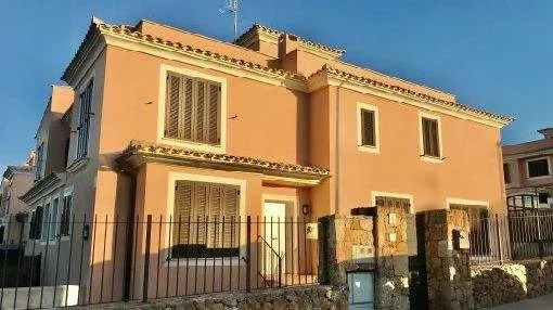 Unfurnished 1st-occupation terraced house with garden and pool in Puig de Ros Unfurnished 1st-occupation terraced house with garden and pool in Puig de Ros