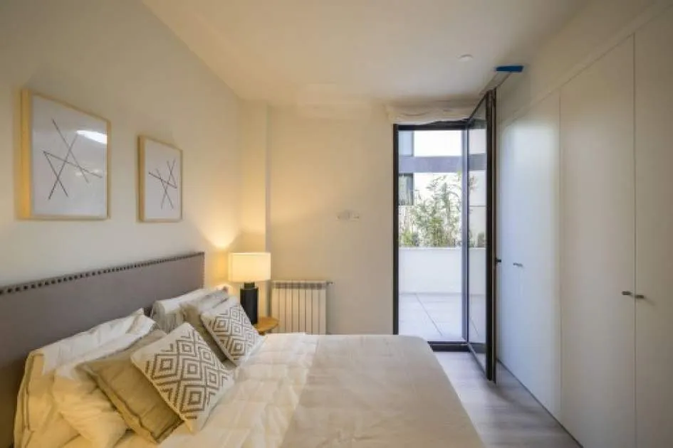 Modern 3 bedroom new build penthouse with private roof terrace and pool in central location in Palma