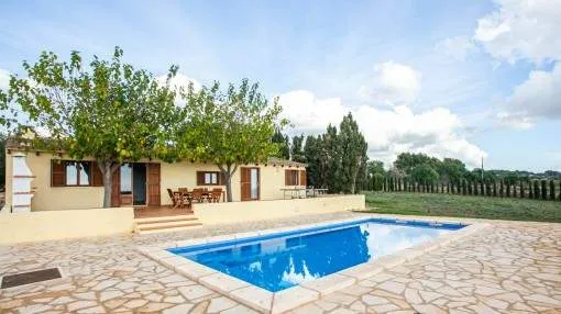 Mediterranean finca with beautiful sweeping views as far as the sea and with a touristic rental licence in Porto Cristo