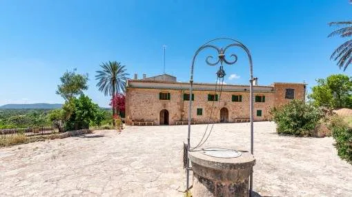 For enthusiasts - historical finca with great character in Porreres