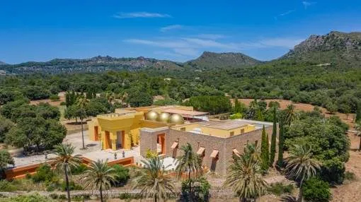 A fusion of the east and the west - extravagant, exciting villa in Artà