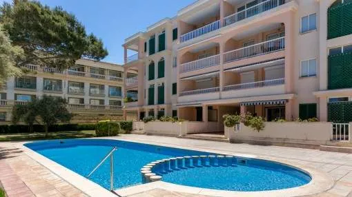 Sea-view apartment in one of the most exclusive residential communities in the north of Mallorca with direct access to the beach of Playa de Muro