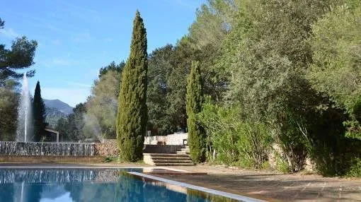 Finca in Esporles with water fountain Finca in Esporles with water fountain