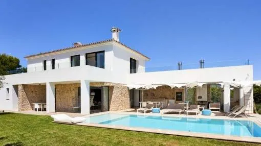 Wonderful 4-bedroom villa in a prime location in Nova Santa Ponsa Wonderful 4-bedroom villa in a prime location in Nova Santa Ponsa