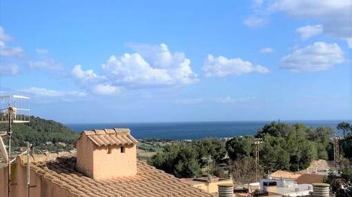 Apartment with 3 bedrooms, 2 bathrooms and a parking space, with views over the bay of Cala Millor Apartment with 3 bedrooms, 2 bathrooms and a parking space, with views over the bay of Cala Millor