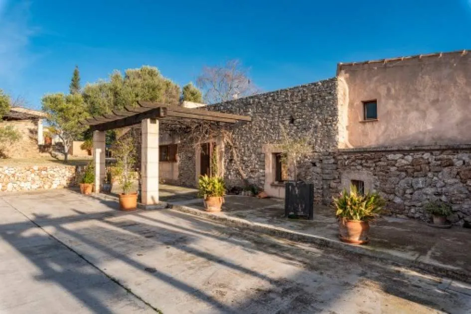 Unique finca property with beautiful sweeping views to the sea near to Cala Murada