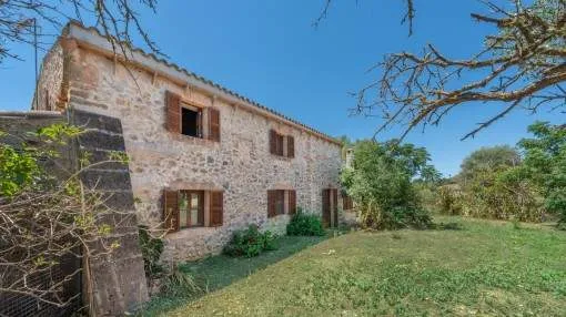 Historic renovated finca with much potential near to Son Carrio