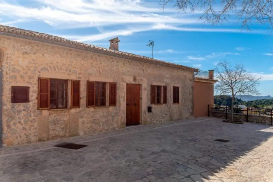 Enchanting, characterful house in Galilea with spectacular views of the mountains and over the sea