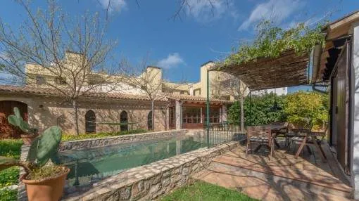 Historic townhouse with large garden, pool and holiday license in the heart of Artà Historic townhouse with large garden, pool and holiday license in the heart of Artà