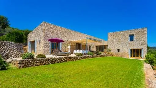 Beautiful stone finca with holiday license and panoramic views located between Son Servera and Arta