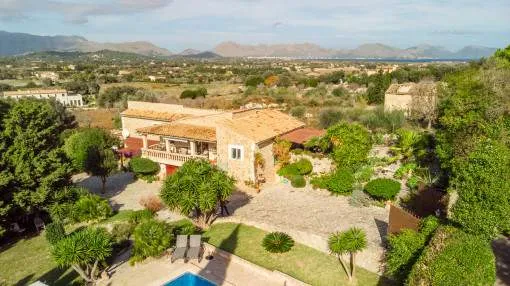 Natural-stone finca with panoramic views over the area around Alcudia, only 10 minutes drive from the harbour