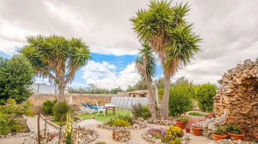 Large Mallorcan village-house with garden and garage and panoramic views of the Tramuntana in Consell Large Mallorcan village-house with garden and garage and panoramic views of the Tramuntana in Consell