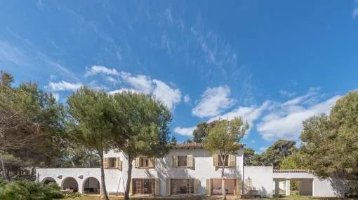 Stately mansion on the first sea line near Cala Ratjada Stately mansion on the first sea line near Cala Ratjada
