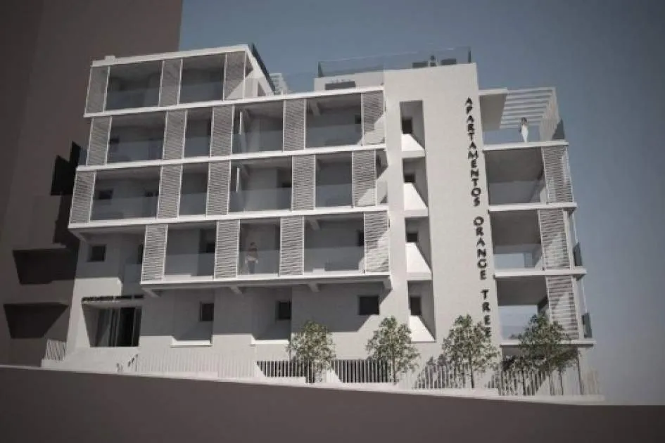 Hostal with basic project for development for use as tourist apartments "Four Keys" in El Arenal