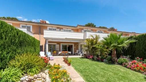 Wonderful terraced house with well-maintained garden and communal pool in Cala Vinyas Wonderful terraced house with well-maintained garden and communal pool in Cala Vinyas