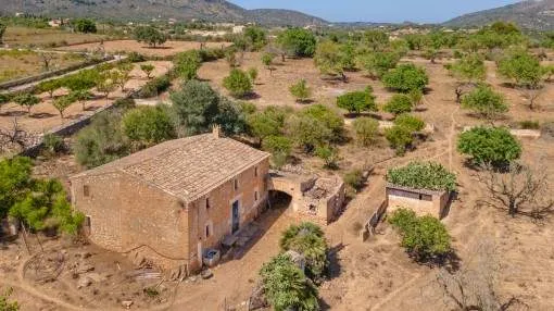 Historic finca-property requiring renovation in Sant Llorenc des Cardassar