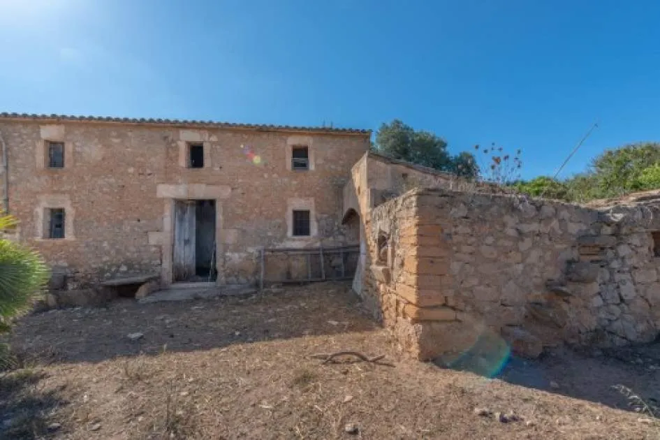 Historic finca-property requiring renovation in Sant Llorenc des Cardassar