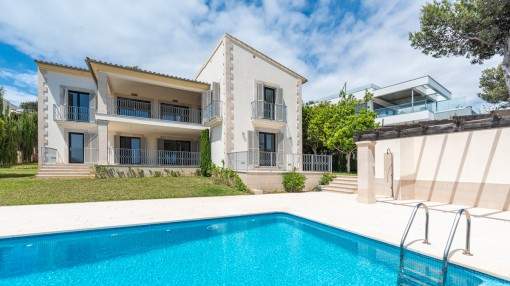Elegant, south facing luxury villa with sea views in Santa Ponsa Elegant, south facing luxury villa with sea views in Santa Ponsa