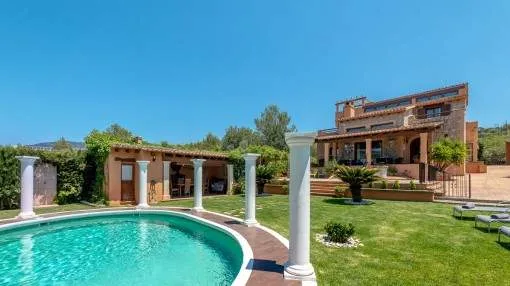 Exclusive villa with beautiful mountain views in Bunyola Exclusive villa with beautiful mountain views in Bunyola
