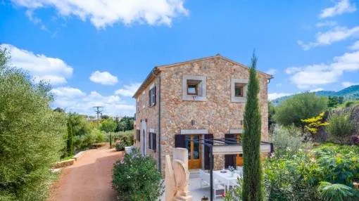 Finca in the village of Alaro with breathtaking views Finca in the village of Alaro with breathtaking views