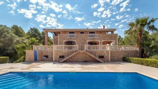 Outstanding country house in an absolutely beautiful location in Santa Maria