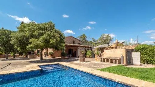Natural-stone finca in Santa Maria with wonderful views of the Tramuntana mountains Natural-stone finca in Santa Maria with wonderful views of the Tramuntana mountains