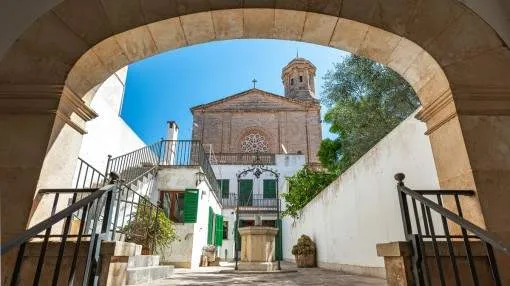 Historic old-town palace in the heart of Llucmajor Historic old-town palace in the heart of Llucmajor