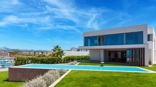 Newly-built villa in first sea line in Port Adriano Newly-built villa in first sea line in Port Adriano