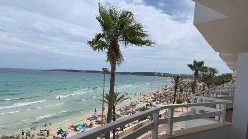 Practical apartment in first line, 3rd floor with elevator and spectacular sea views in Cala Millor Practical apartment in first line, 3rd floor with elevator and spectacular sea views in Cala Millor