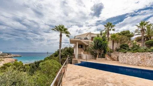 Spacious villa with enchanting sea views in Cala Murada
