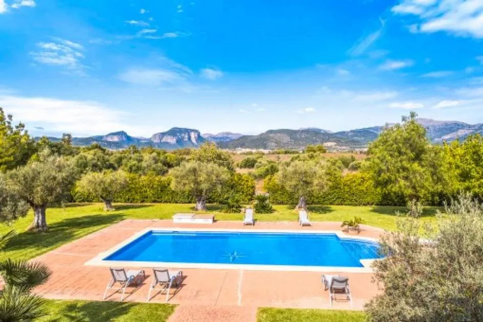Luxurious finca with pool, large garden and holiday licence in Inca