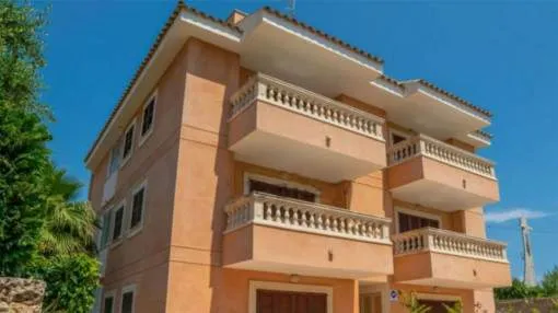 Residential building with 6 apartments with holiday rental licence in Son Baulo, only 300 metres from the sea