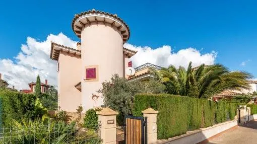 Mediterranean chalet with communal pool in a well-maintained residential complex in Cala Murada Mediterranean chalet with communal pool in a well-maintained residential complex in Cala Murada