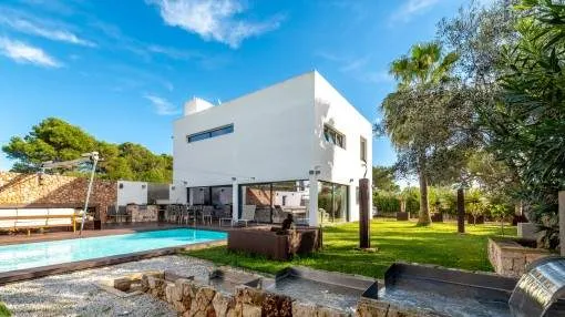High-quality, minimalist-style villa with guest house in Cala Pi High-quality, minimalist-style villa with guest house in Cala Pi