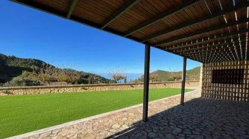 Newly-built sea-view villa with guest-house and indoor and outdoor pools in the centre of Estellencs Newly-built sea-view villa with guest-house and indoor and outdoor pools in the centre of Estellencs