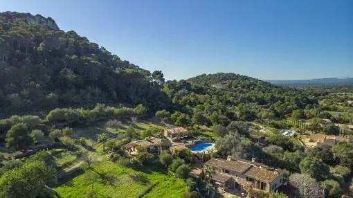 Romantic, restored finca property with 2 guest houses and wonderful mountain views in Es Carritxo Romantic, restored finca property with 2 guest houses and wonderful mountain views in Es Carritxo