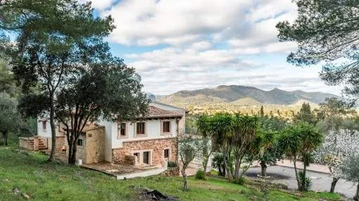 For enthusiasts - enchanting finca with wonderful panoramic views near Arta