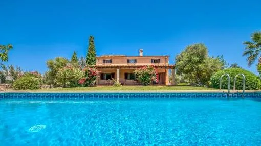 Comfortable finca with pool quietly-located between Pollenca and Puerto Pollenca