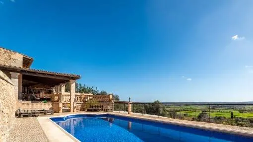 Rustic finca with wonderful sweeping views and pool on the outskirts of Santa Eugenia