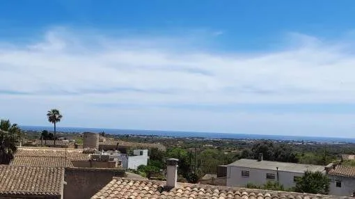 Spacious apartment with sea views and private roof terrace near Santanyi Spacious apartment with sea views and private roof terrace near Santanyi