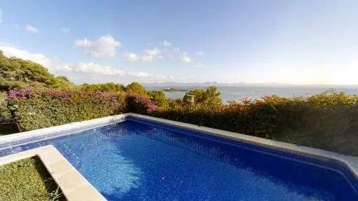 South facing sea view villa with privacy near the golf course of Alcanada near Alcúdia