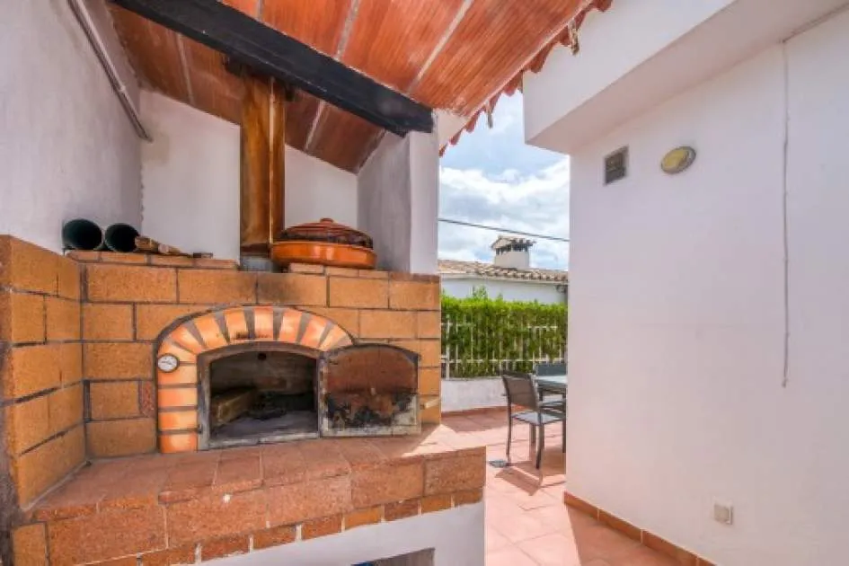 Comfortable chalet in a quiet side-street in Alcudia only 500 metres from the beach