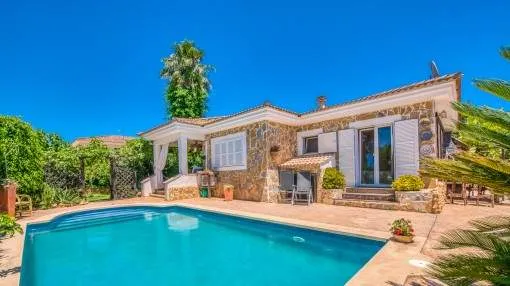 Comfortable, one-level chalet with pool, near to the beach of Playa de Muro Comfortable, one-level chalet with pool, near to the beach of Playa de Muro